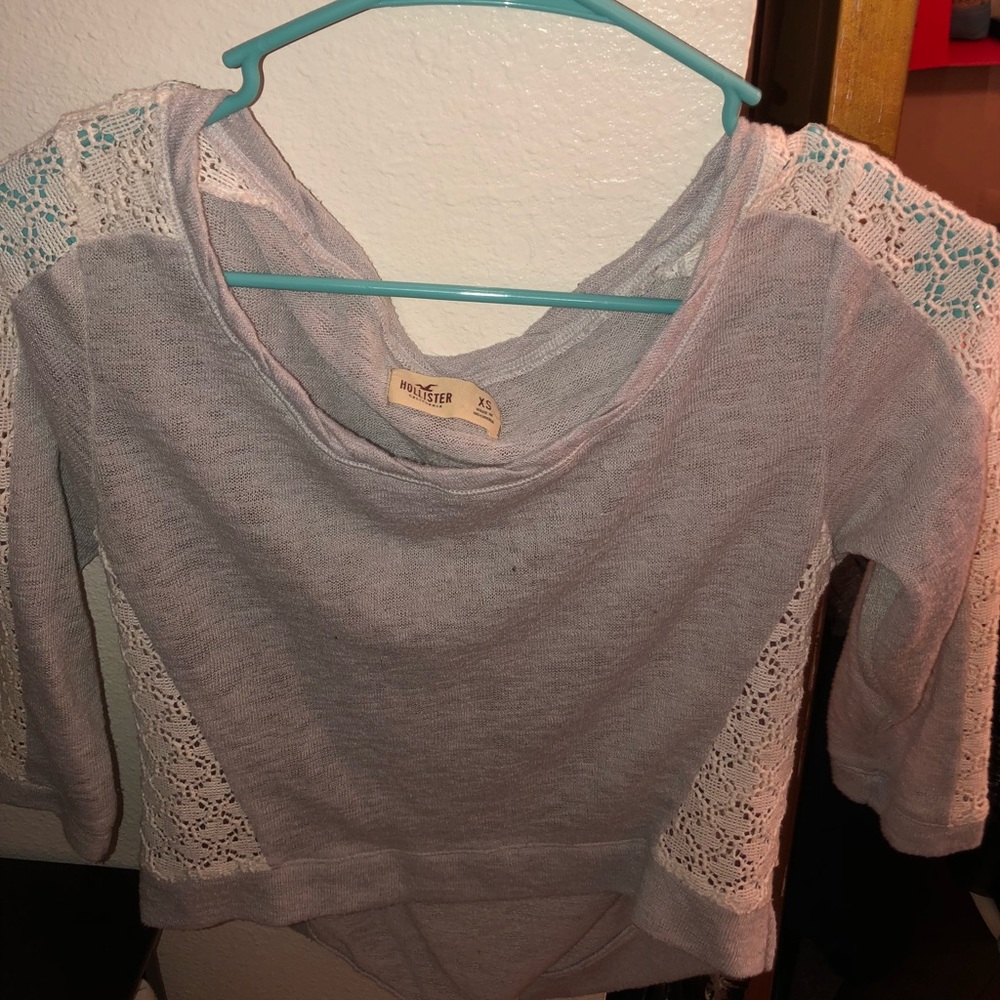 Hollister top